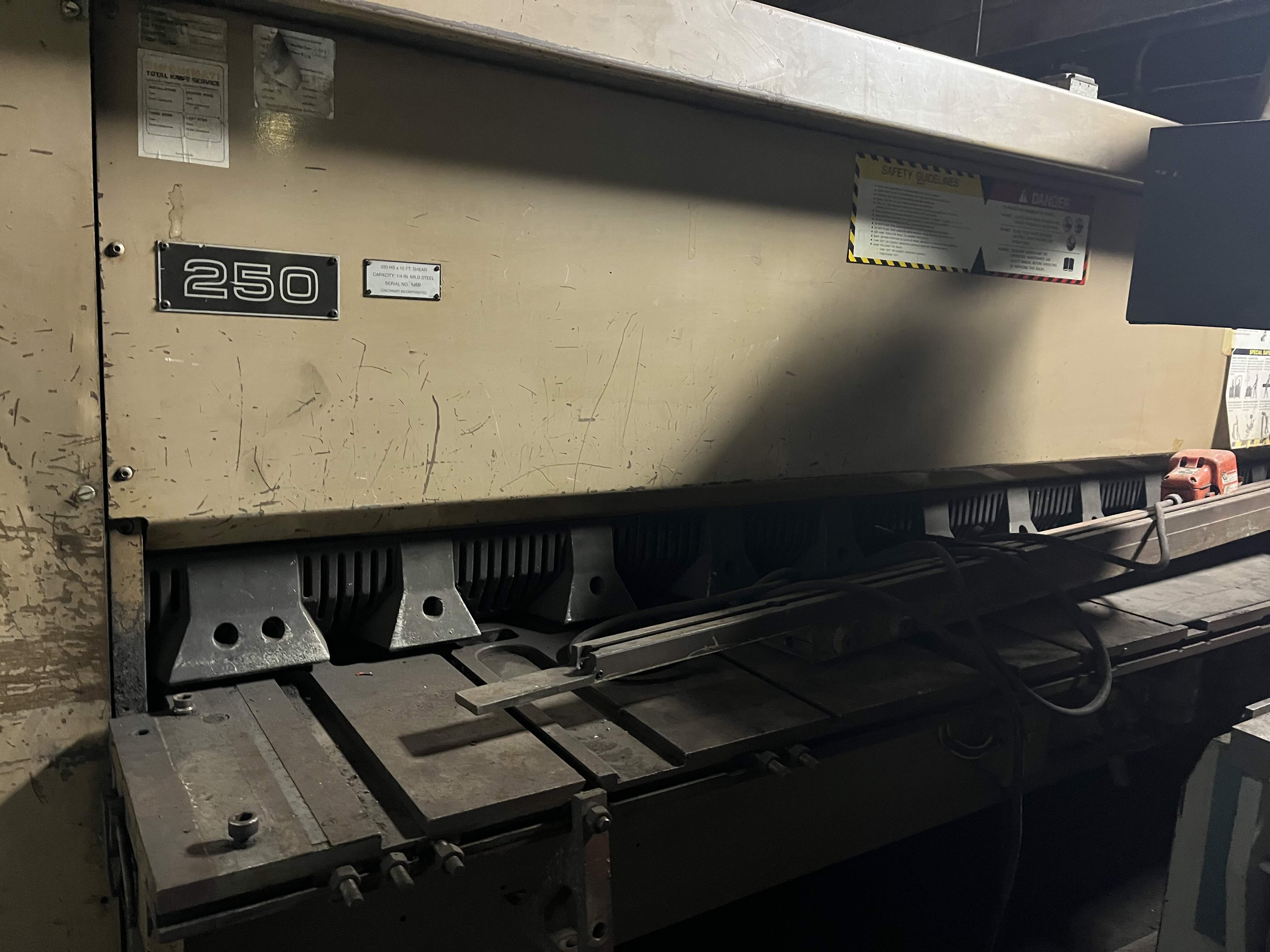 Pre Owned Cincinnati Model 250HS10 Hydraulic Power Squaring Shear 